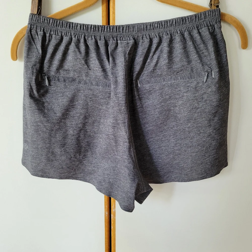 NWOT Lululemon &go Endeavor Short 4 Textured Printed Grey
